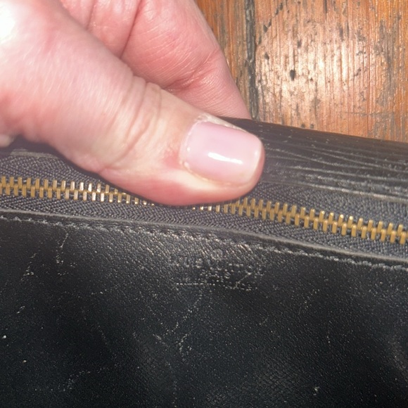 Epi Pochette Sellier Dragonne Clutch Black - Picture 10 of 12